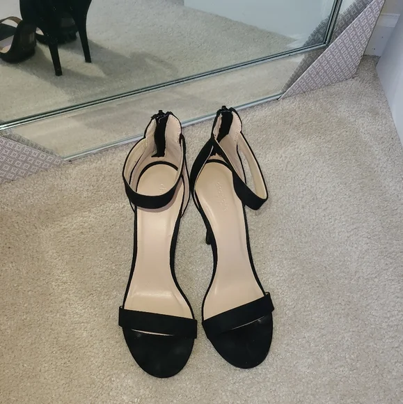 Charlotte Russe Black Strappy Heels - Picture 3 of 8